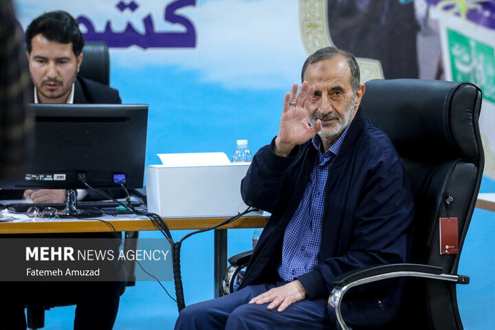 اندک اندک جمع رجال سیاسی میرسد