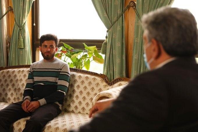 سقف خانه پدرم هنوز چکه میکند سقف خانه پدرم هنوز چکه میکند