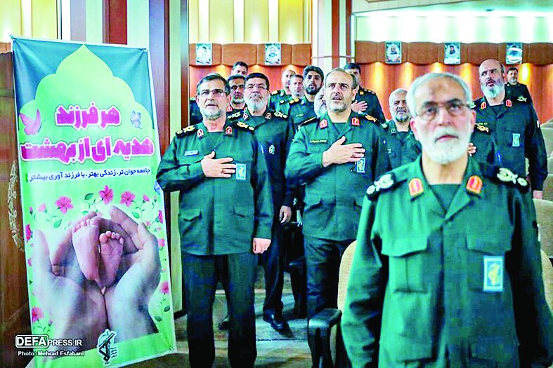 سرلشکر سلامی: جامعه جوان جامعهای قدرتمند است