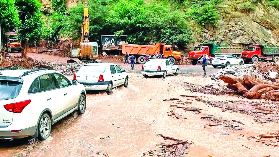 سیل جاده چالوس تلفات جانی نداشت سیل جاده چالوس تلفات جانی نداشت