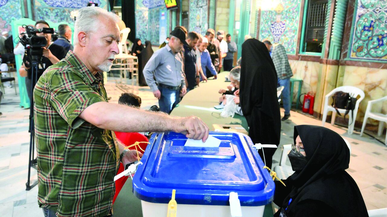 اصولگرایان چتر وحدت گشودند اصولگرایان چتر وحدت گشودند