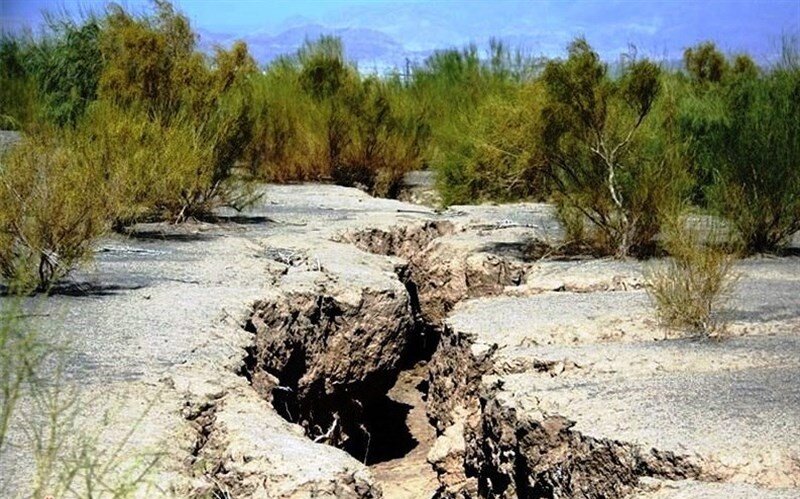 «فرونشست زمین» در اکثر دشتهای کشور افزایشی شده است «فرونشست زمین» در اکثر دشتهای کشور افزایشی شده است