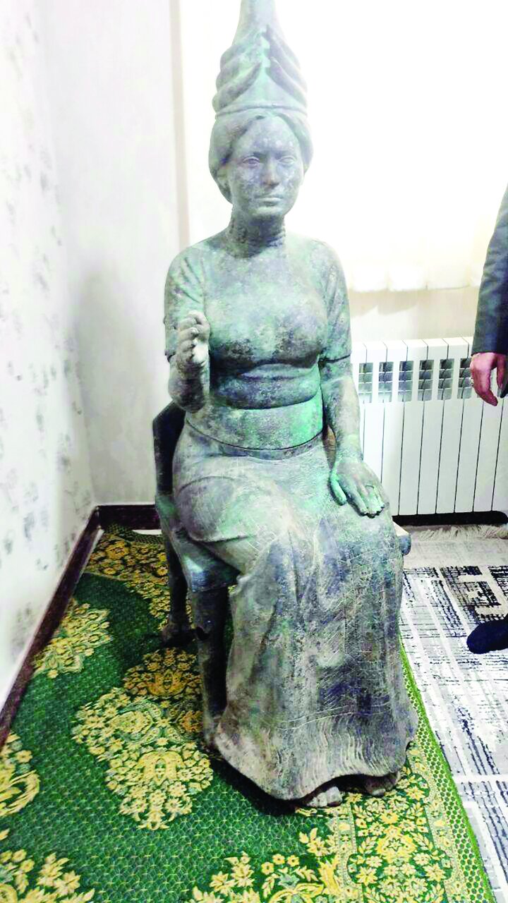 کشف مجسمه باستانی ۲۰میلیارد تومانی کشف مجسمه باستانی ۲۰میلیارد تومانی