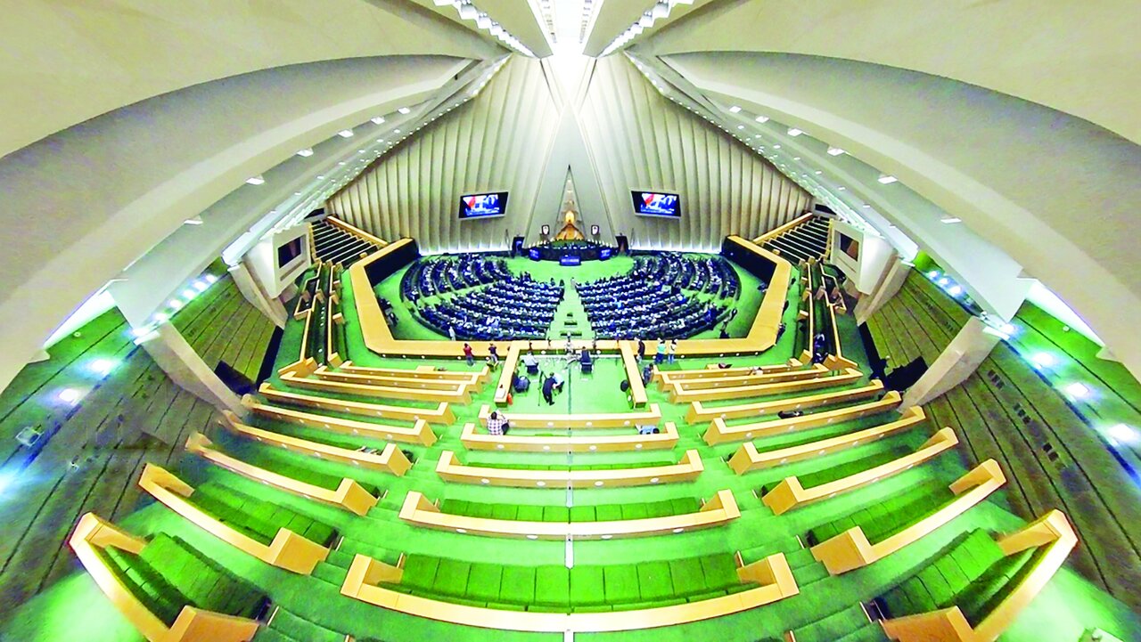 سر بیکلاه کمیسیون فرهنگی سر بیکلاه کمیسیون فرهنگی