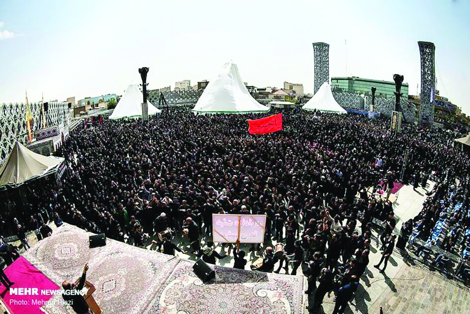 این حسین(ع) کیست که عالم همه دیوانه اوست این حسین(ع) کیست که عالم همه دیوانه اوست