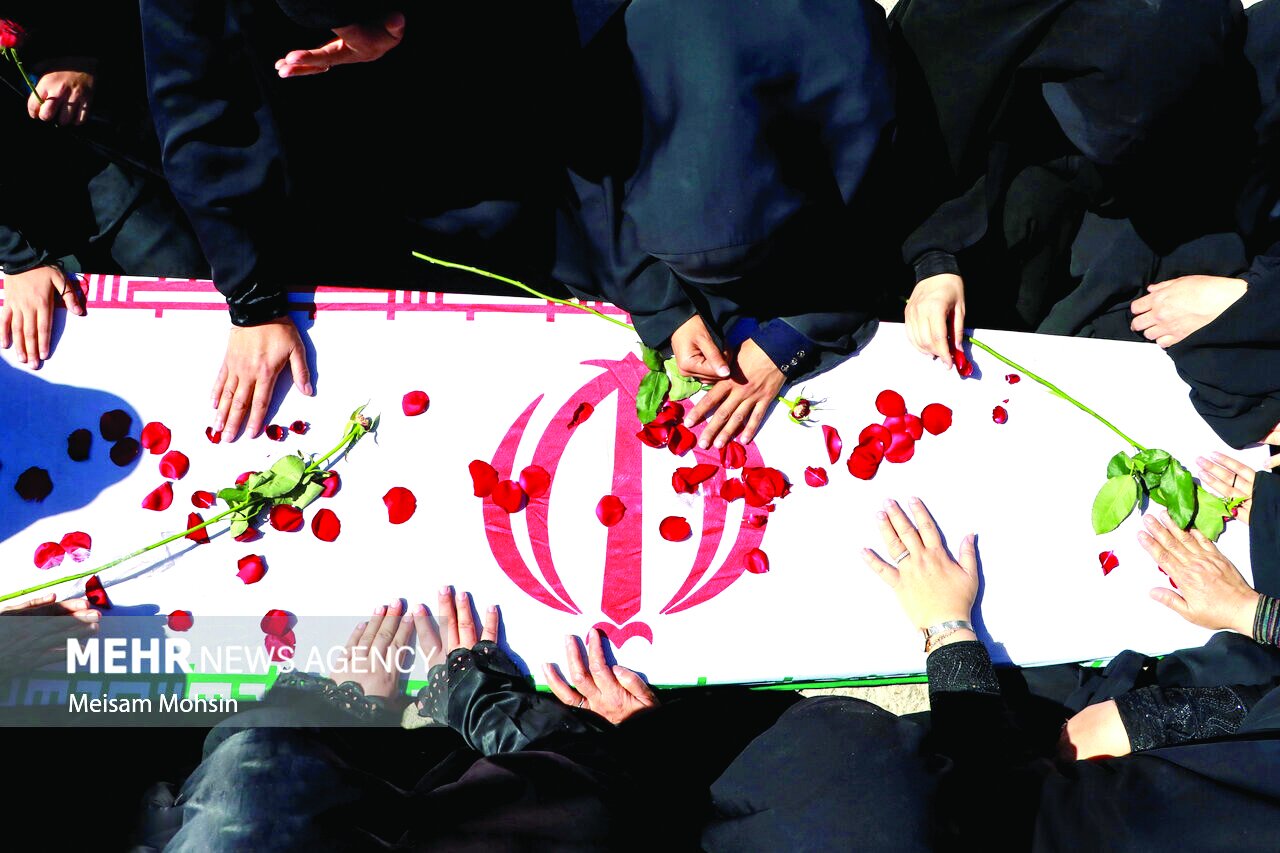 پیکر ۵ شهید دفاع مقدس کشف شد پیکر ۵ شهید دفاع مقدس کشف شد