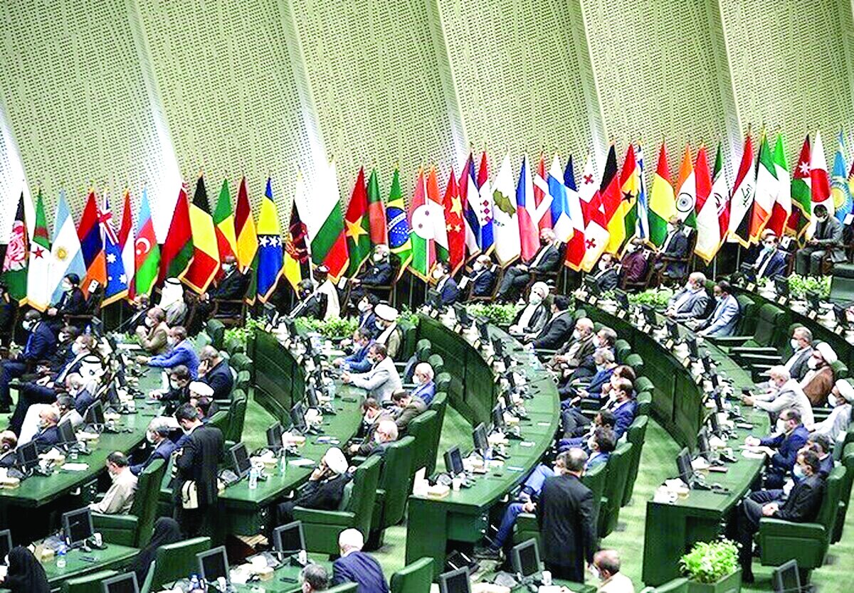 حضور بیش از ۷۰ هیات خارجی در مراسم تحلیف حضور بیش از ۷۰ هیات خارجی در مراسم تحلیف