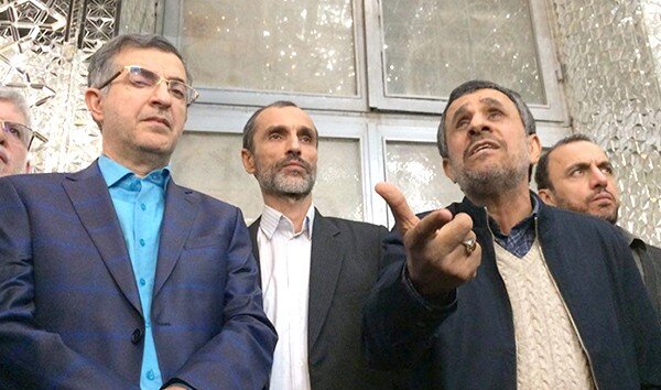 جریان انحرافی! کین ره که تو میروی به ترکستان است جریان انحرافی! کین ره که تو میروی به ترکستان است
