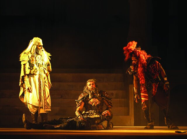 نبرد لاکچری رستم و سهراب نبرد لاکچری رستم و سهراب