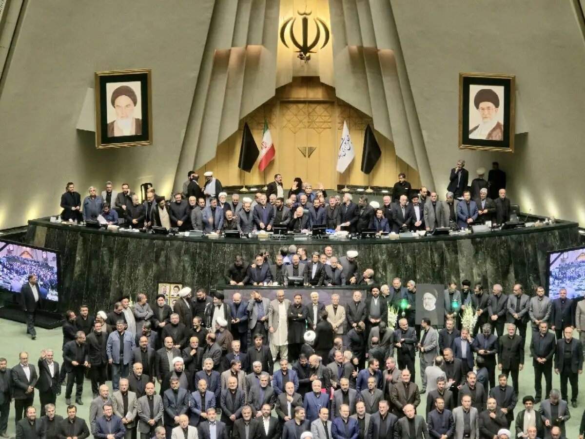 استقبال سرد ۲۹۰ نماینده استقبال سرد ۲۹۰ نماینده