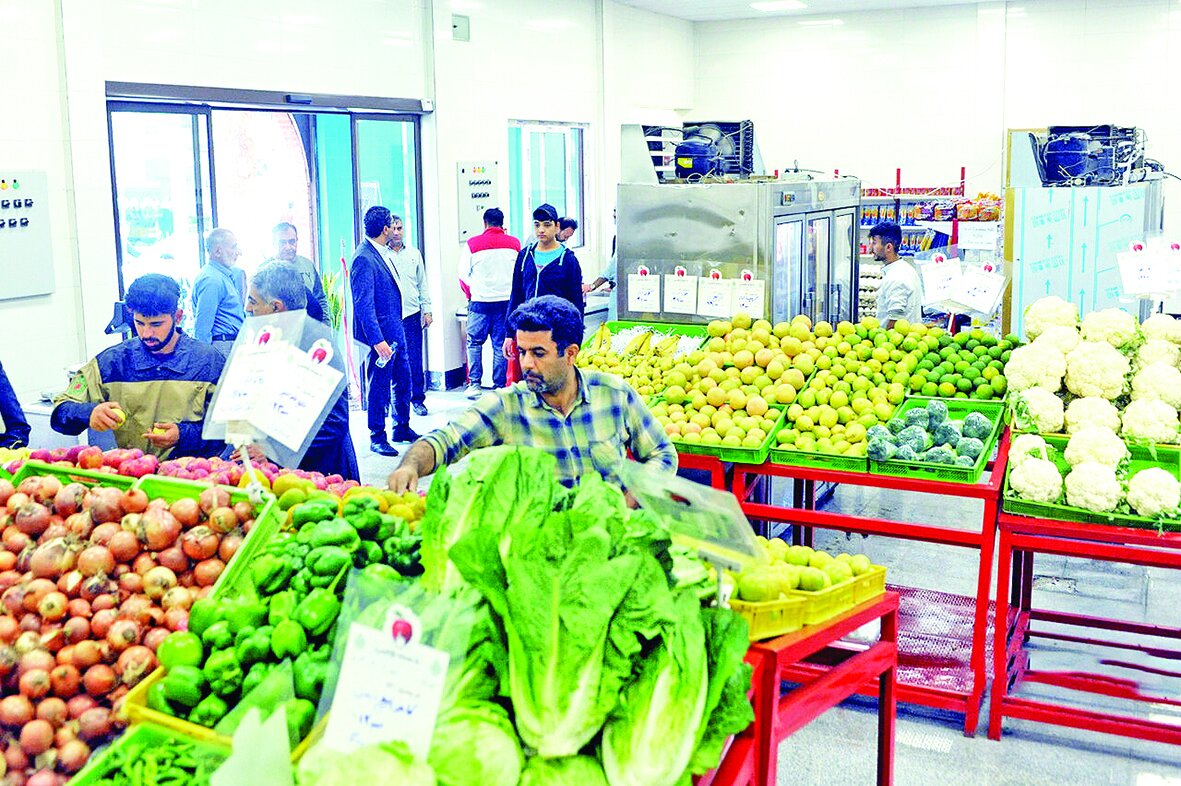 میوه سوار بر قطار تورم میوه سوار بر قطار تورم