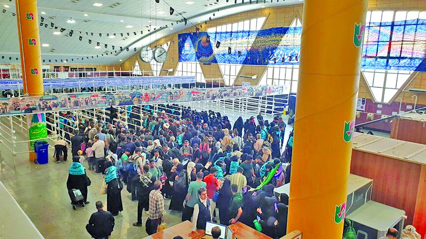 تردد بیش از ۱۶۲هزار زائر از مرزهای خوزستان در یک روز تردد بیش از ۱۶۲هزار زائر از مرزهای خوزستان در یک روز