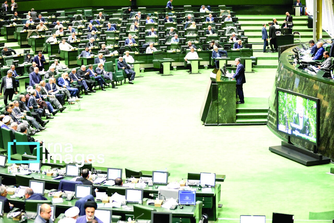 تعهد شفاهی همتی و دفاع متکی از عراقچی تعهد شفاهی همتی و دفاع متکی از عراقچی