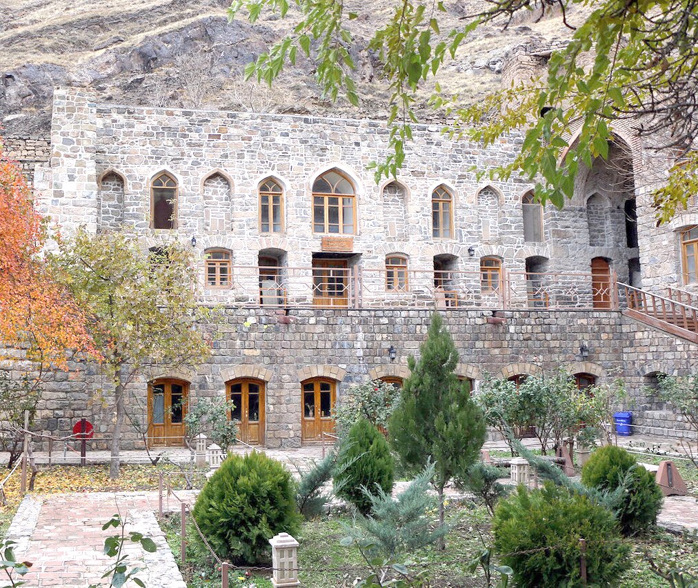کلیسای سنت استپانوس؛ باشکوه در دل طبیعت جلفا کلیسای سنت استپانوس؛ باشکوه در دل طبیعت جلفا