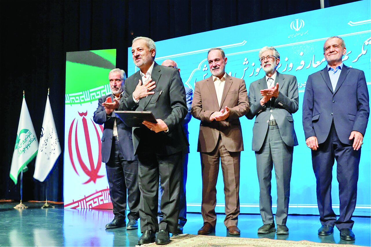 پزشکیان: نارضایتیها بهخاطر نبود حق و عدالت است پزشکیان: نارضایتیها بهخاطر نبود حق و عدالت است