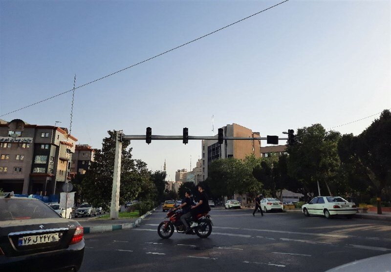 «سرقت کابلها» عامل خاموشی چراغهای راهنمایی در تهران «سرقت کابلها» عامل خاموشی چراغهای راهنمایی در تهران