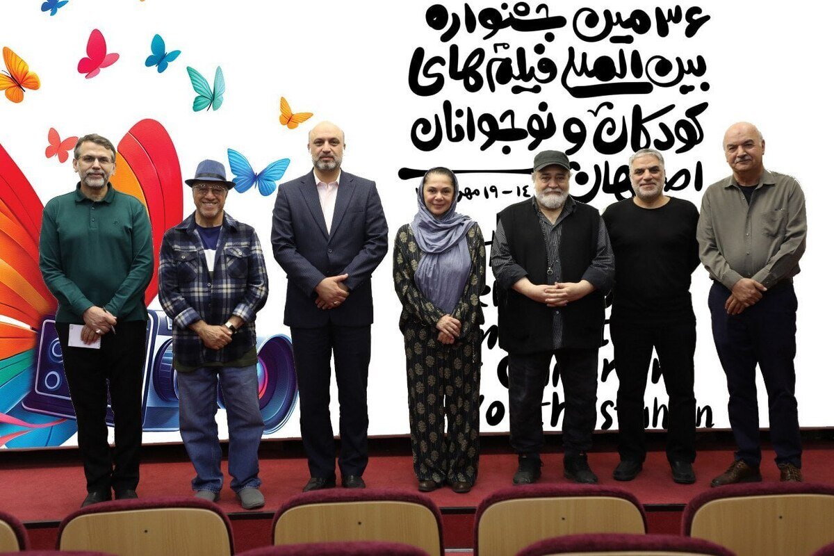 معرفی هیات داوران فیلمهای مسابقه ملی جشنواره فیلم کودکان و نوجوانان معرفی هیات داوران فیلمهای مسابقه ملی جشنواره فیلم کودکان و نوجوانان