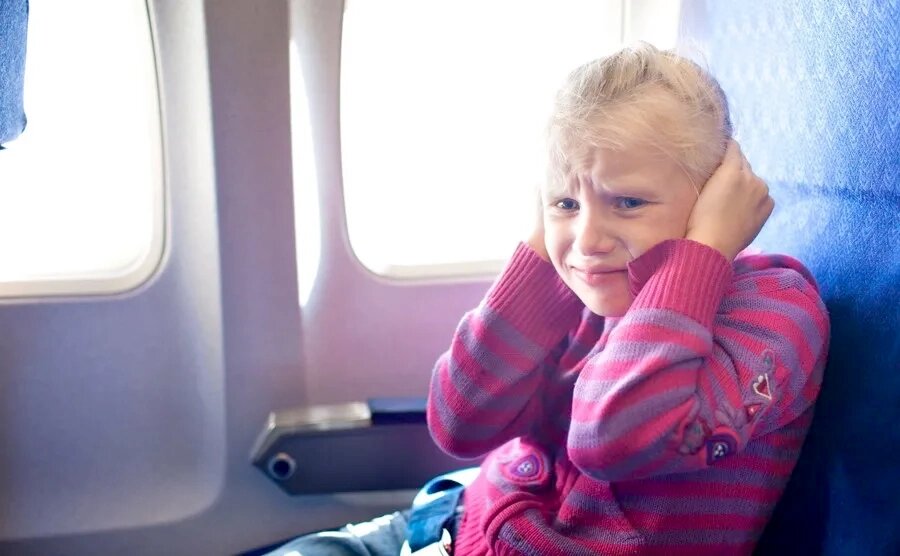 چطور در هواپیما از گوشدرد خلاص شویم؟ چطور در هواپیما از گوشدرد خلاص شویم؟