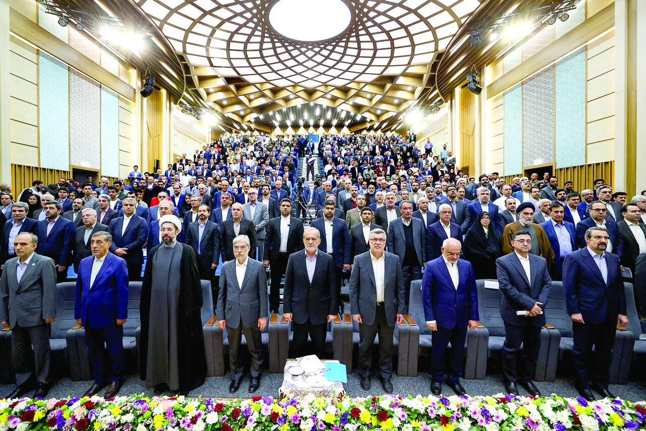 پزشکیان: بزرگترین ظلم، ایستادن در مقابل حرف درست است پزشکیان: بزرگترین ظلم، ایستادن در مقابل حرف درست است