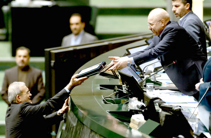 چرتکه دولت، چکشکاری مجلس چرتکه دولت، چکشکاری مجلس