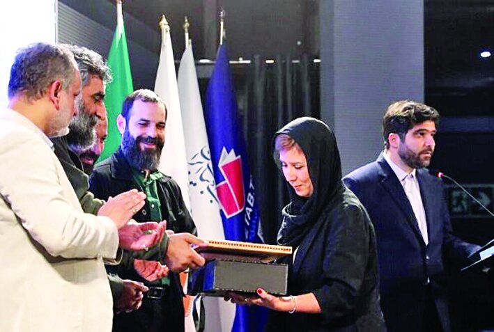 جایزه نهاد کتابخانههای عمومی کشور به فیلم «کوتی» رسید جایزه نهاد کتابخانههای عمومی کشور به فیلم «کوتی» رسید