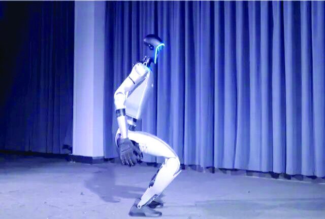 ربات چینی رکورد پرش ایستاده را شکست ربات چینی رکورد پرش ایستاده را شکست