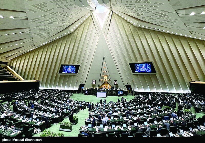 ۳۴ درصد؛ سناریوی بدون تعارف مجلس برای افزایش حقوق کارمندان ۳۴ درصد؛ سناریوی بدون تعارف مجلس برای افزایش حقوق کارمندان