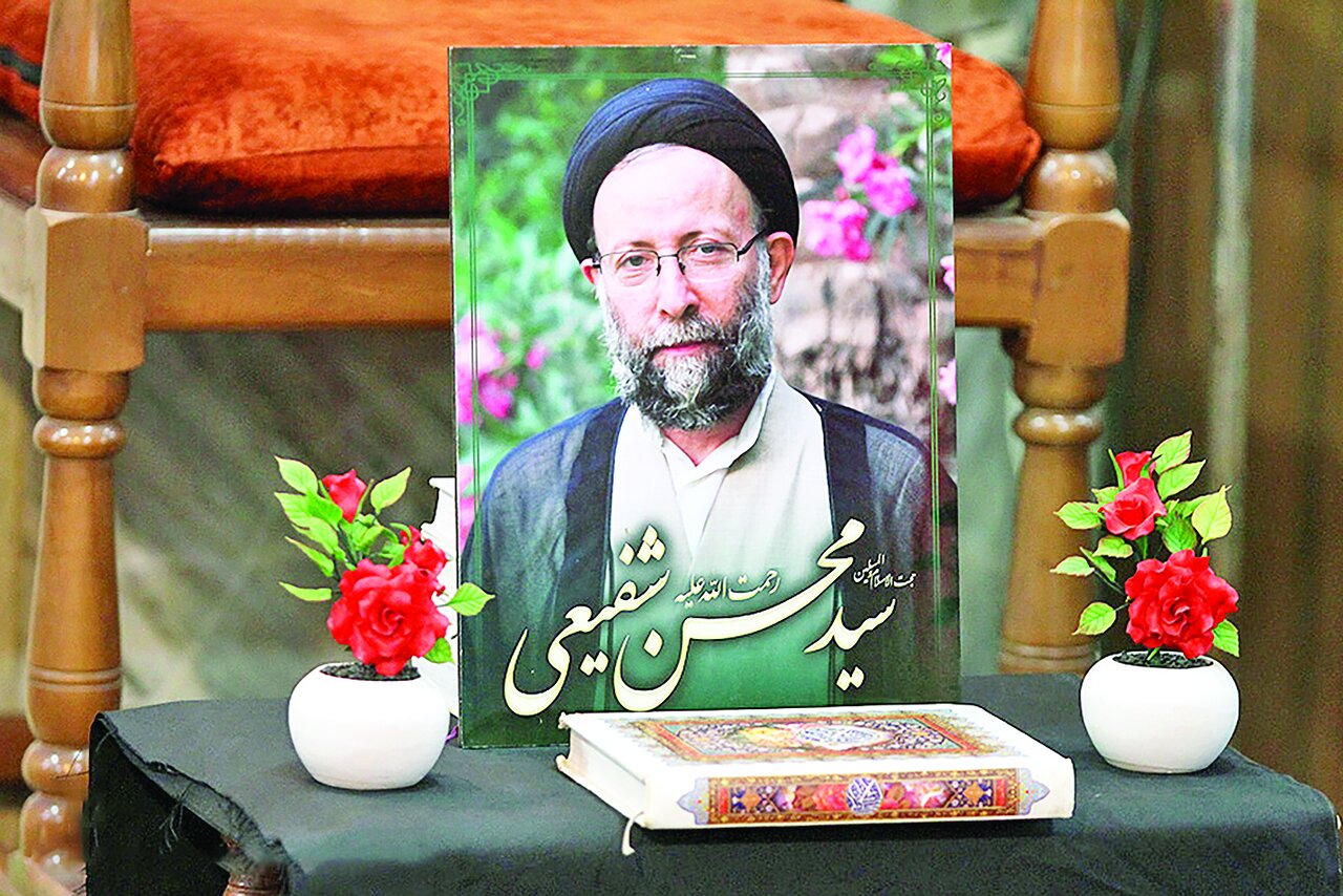 مُتقی و مردمی مُتقی و مردمی