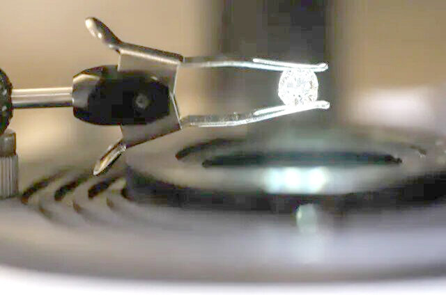 ذخیره دادهها در الماس برای چند میلیون سال! ذخیره دادهها در الماس برای چند میلیون سال!