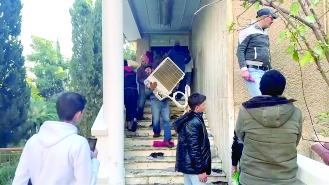 باید دشمن را در نقطه شروع، زمینگیر کنیم باید دشمن را در نقطه شروع، زمینگیر کنیم