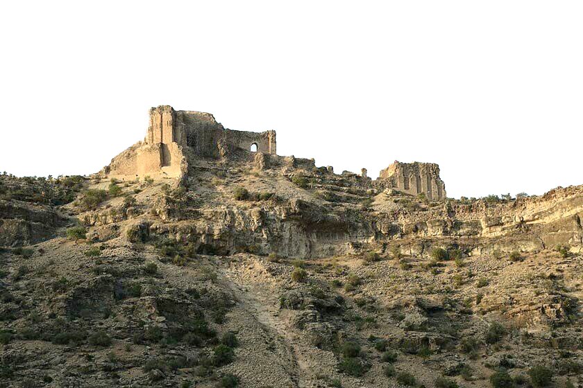 قلعه دختر فیروزآباد فارس، کهنترین بنای گنبددار دنیا قلعه دختر فیروزآباد فارس، کهنترین بنای گنبددار دنیا