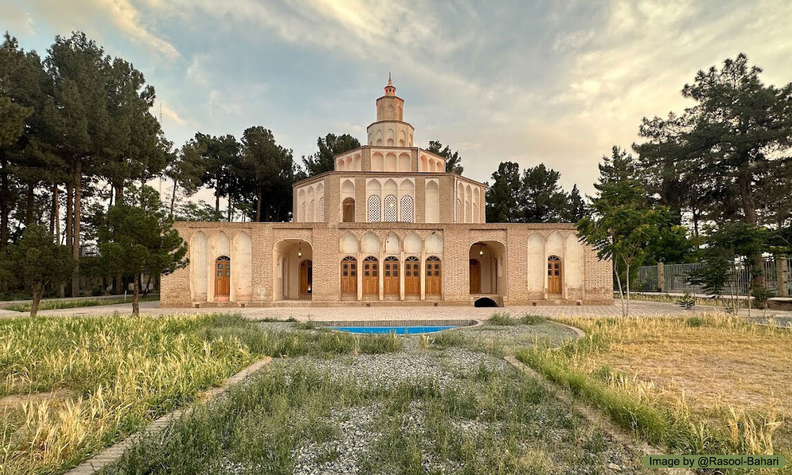ارگ کلاه فرنگی؛ عمارتی با معماری زیگوراتی ارگ کلاه فرنگی؛ عمارتی با معماری زیگوراتی