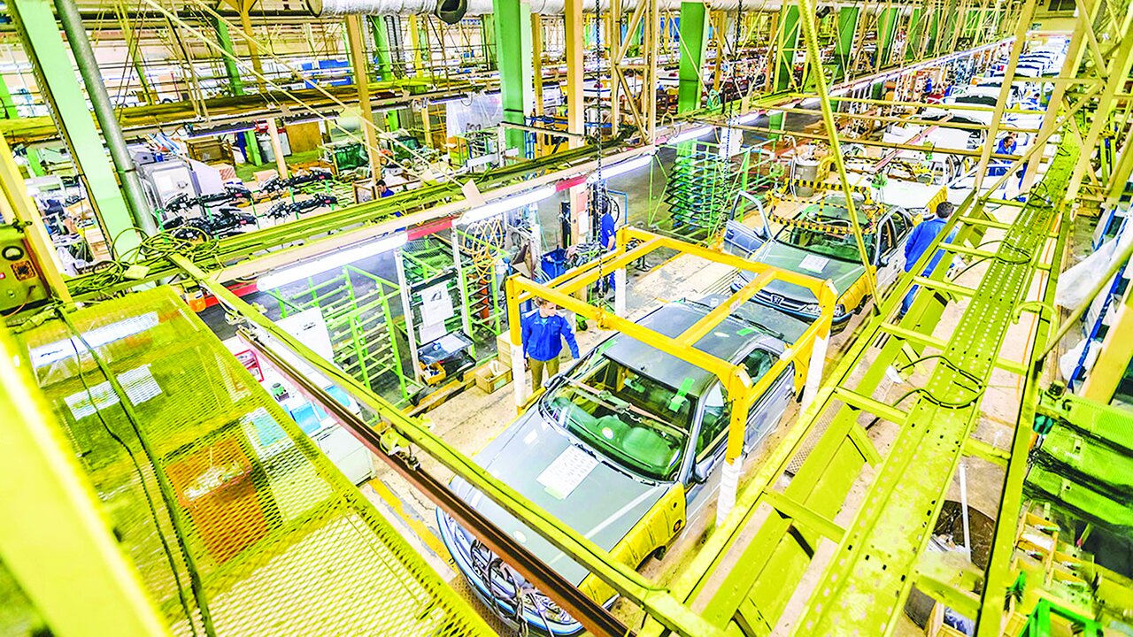 خودروسازان با بازار راه نمیآیند خودروسازان با بازار راه نمیآیند