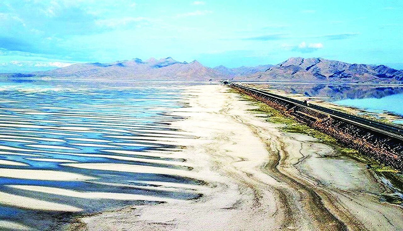 گرد و غبار به جای آب گرد و غبار به جای آب