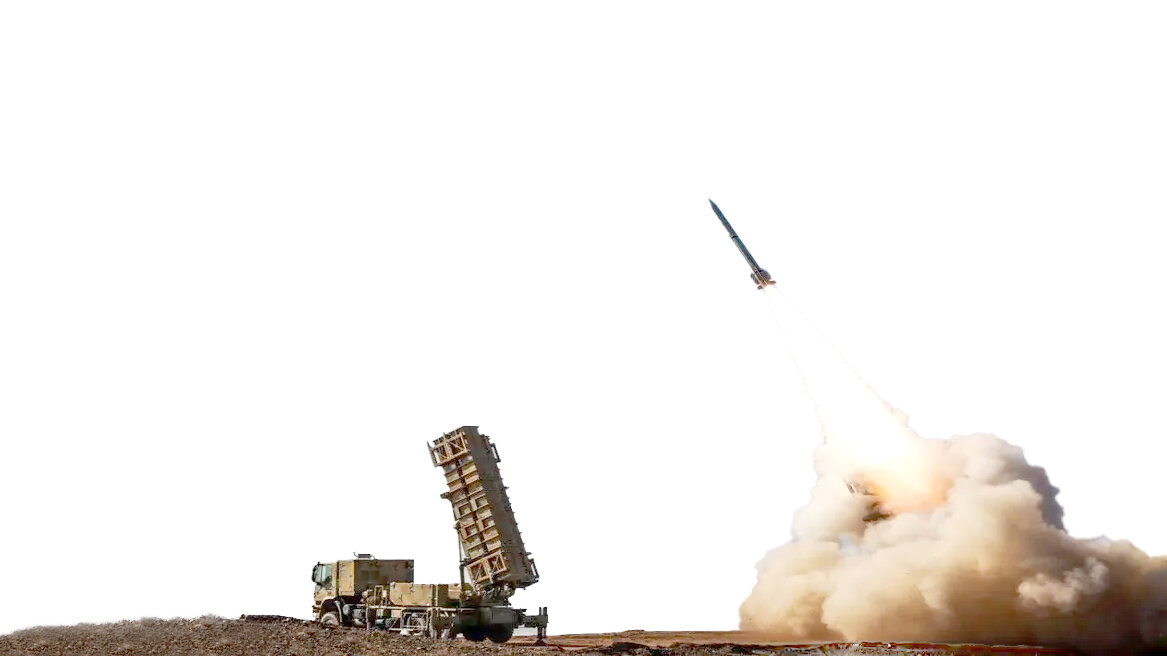 پهپادهای دشمن در تیررس پدافند هوایی ایران پهپادهای دشمن در تیررس پدافند هوایی ایران