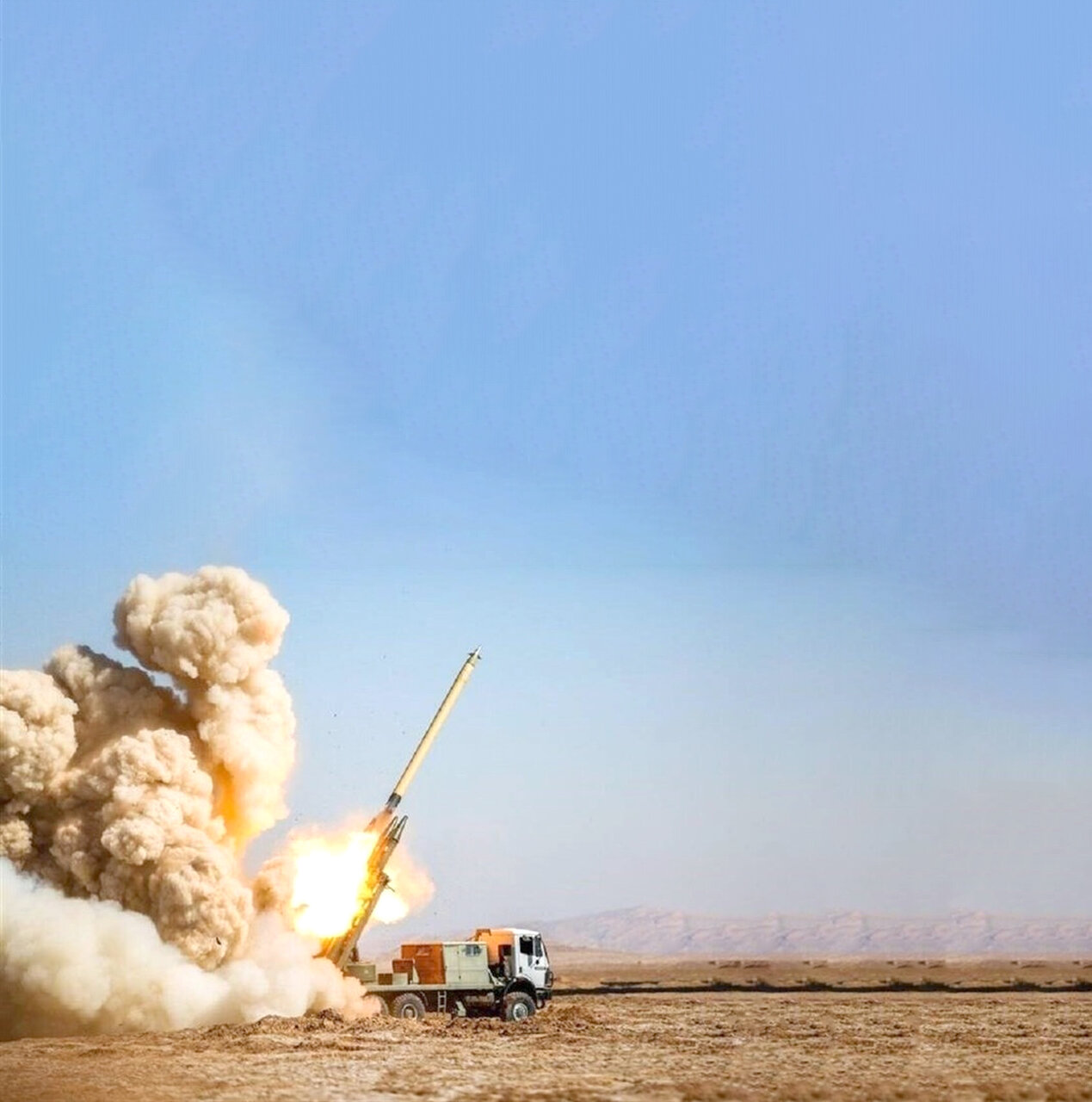 آتش سنگین ارتش بر مواضع تروریستها آتش سنگین ارتش بر مواضع تروریستها