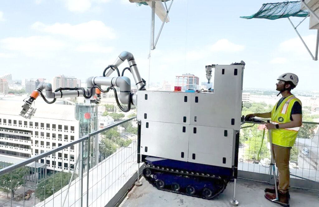 رباتی که وظایف سخت را در ارتفاع ۳۰۰متری انجام میدهد رباتی که وظایف سخت را در ارتفاع ۳۰۰متری انجام میدهد