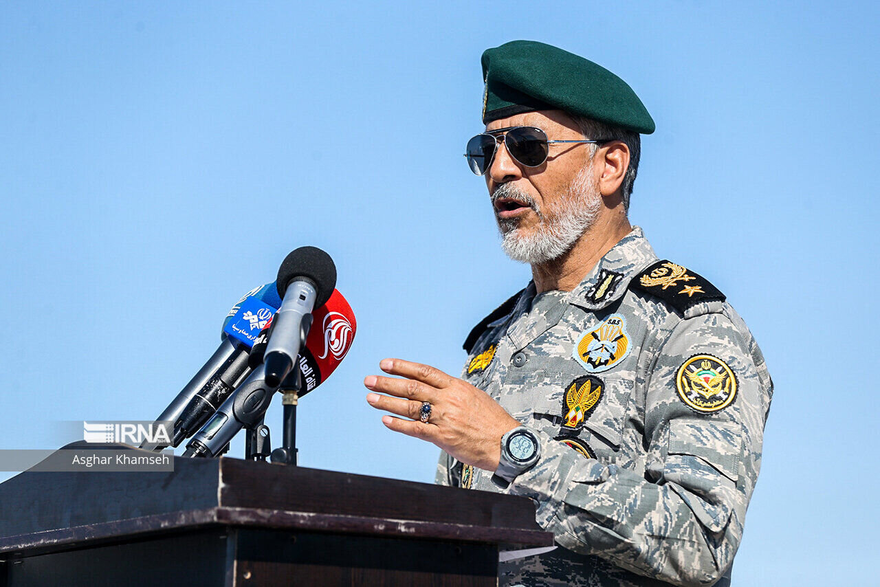 دیپلماسی دفاعی ایران موجب خنثیسازی توطئه استکبار جهانی شد دیپلماسی دفاعی ایران موجب خنثیسازی توطئه استکبار جهانی شد