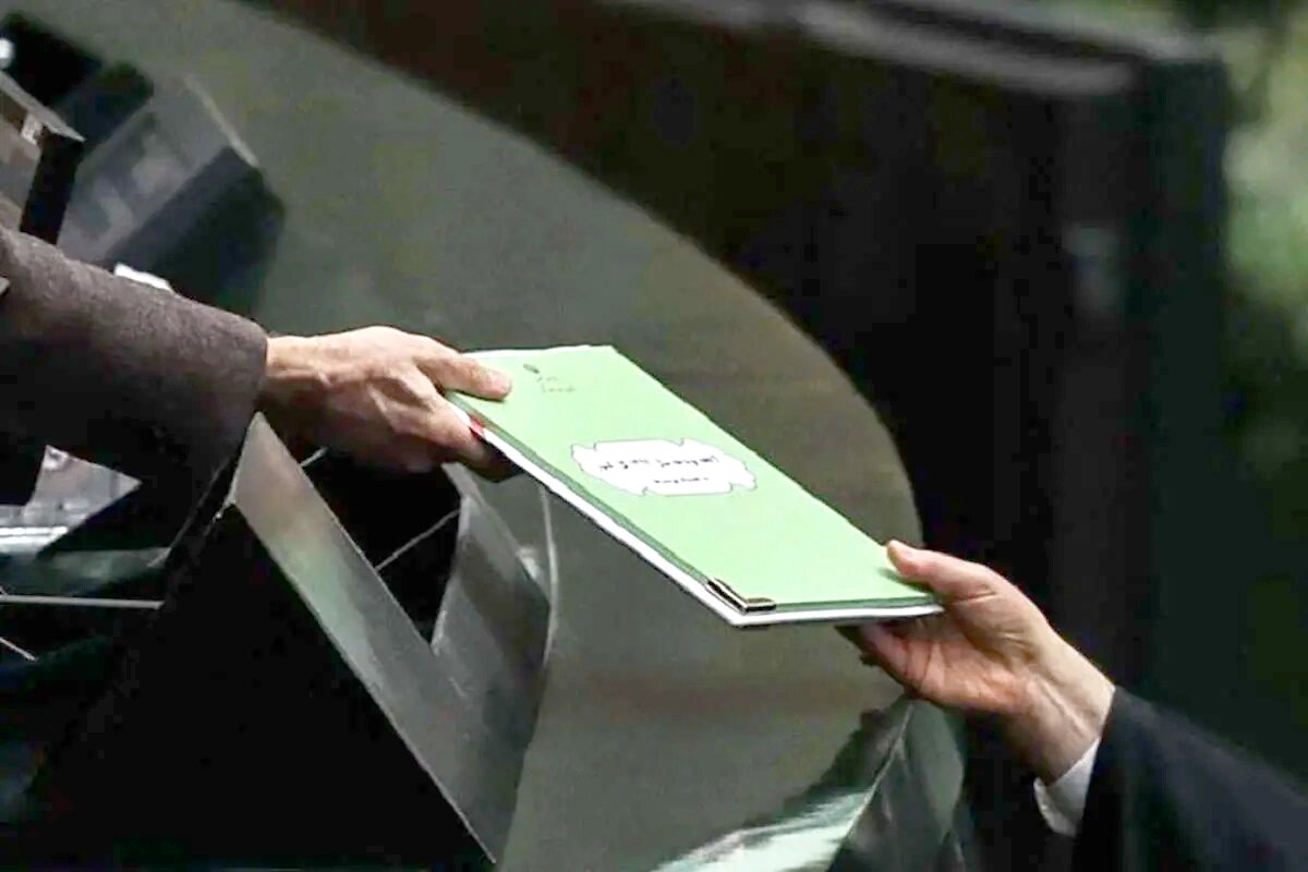 به منابع ارزی دولت فشار وارد میشود به منابع ارزی دولت فشار وارد میشود