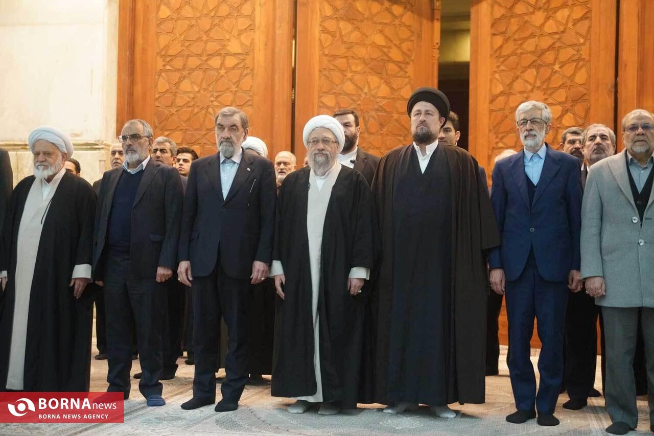 تجدید میثاق اعضای مجمع تشخیص مصلحت نظام با آرمانهای امام خمینی(ره) تجدید میثاق اعضای مجمع تشخیص مصلحت نظام با آرمانهای امام خمینی(ره)