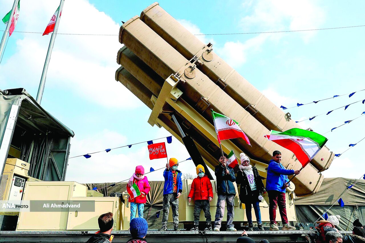 پاسخ مردم به زیادهگوییهای ترامپ؛اتحاد ملت در جشن انقلاب پاسخ مردم به زیادهگوییهای ترامپ؛اتحاد ملت در جشن انقلاب