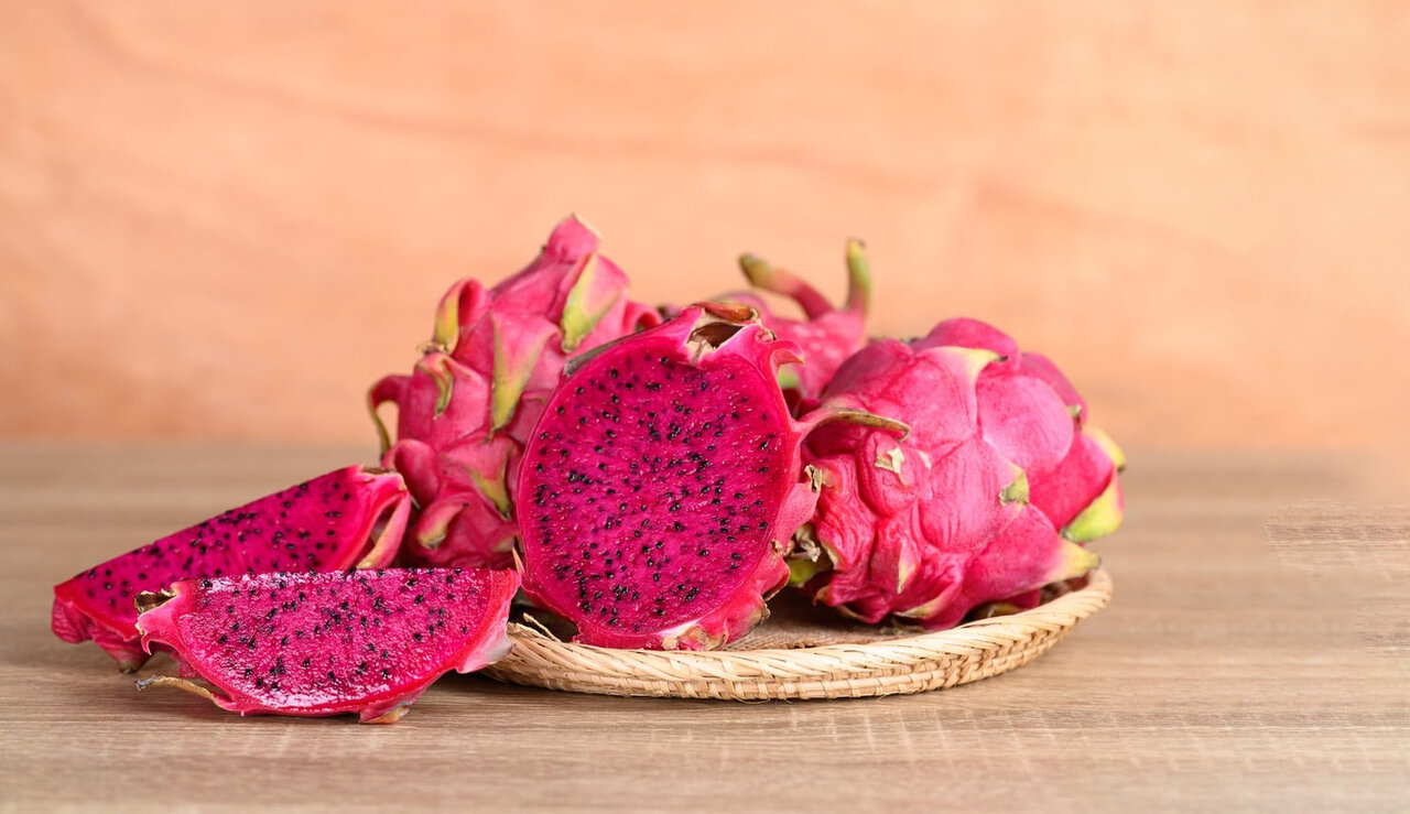 میوه پیتایا (میوه اژدها) میوه پیتایا (میوه اژدها)