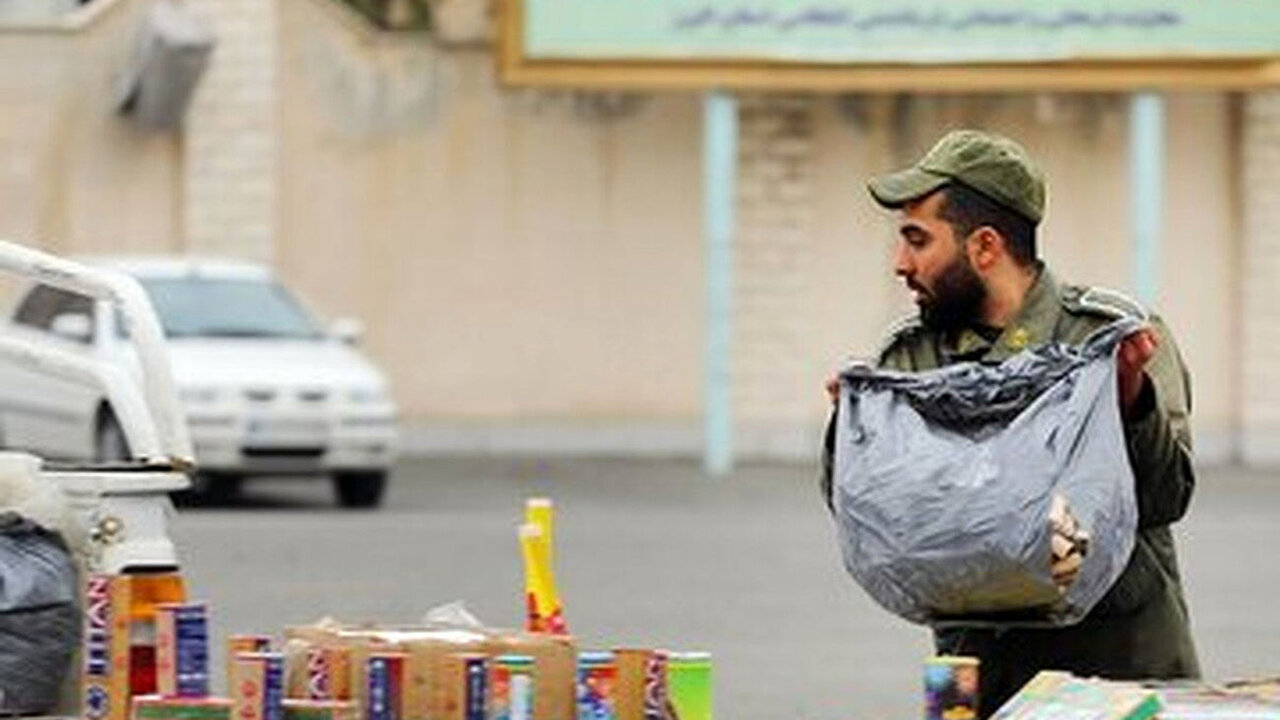 کشف ۶۰ کیلوگرم مواد محترقه در یک ایستگاه مترو کشف ۶۰ کیلوگرم مواد محترقه در یک ایستگاه مترو