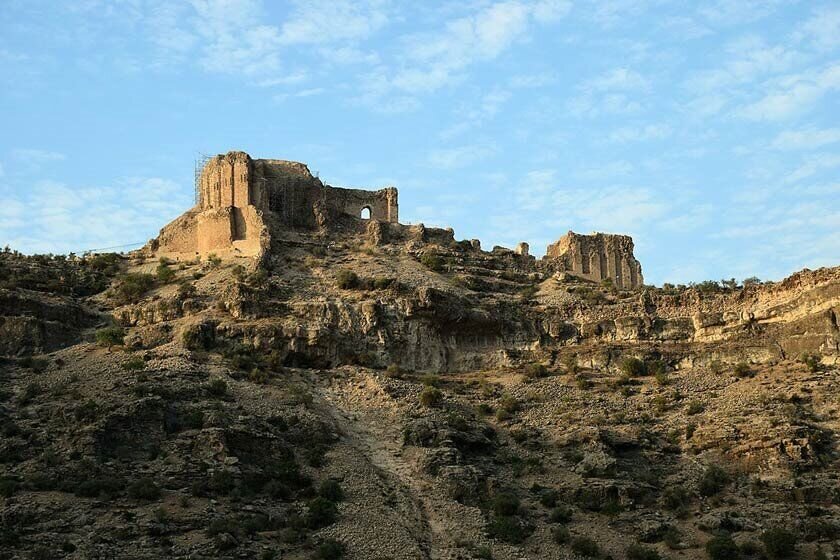 قلعه دختر فیروزآباد فارس، کهنترین بنای گنبددار دنیا قلعه دختر فیروزآباد فارس، کهنترین بنای گنبددار دنیا
