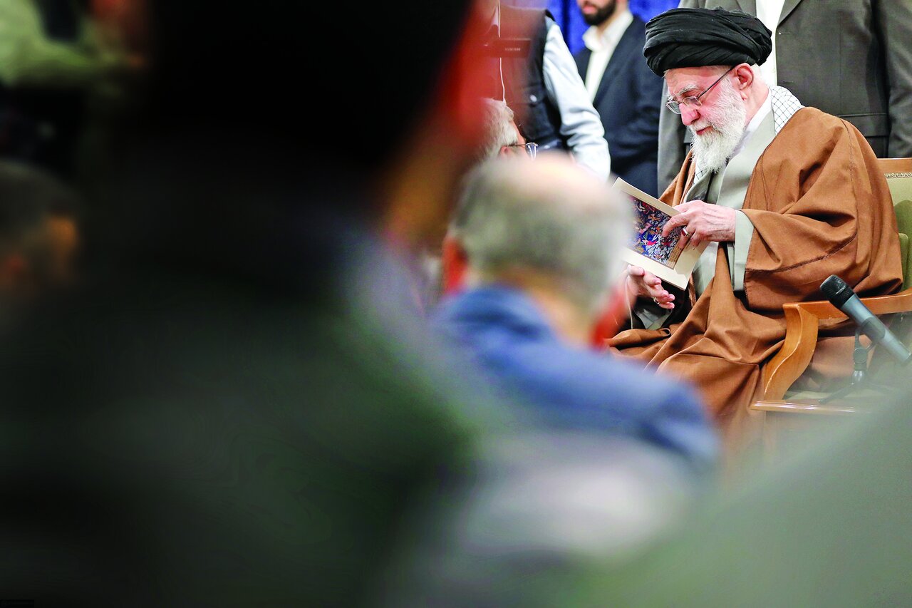 زعیم شعر  شناس زعیم شعر  شناس