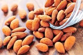 آیا بادام به کالریسوزی بدن کمک میکند؟ آیا بادام به کالریسوزی بدن کمک میکند؟