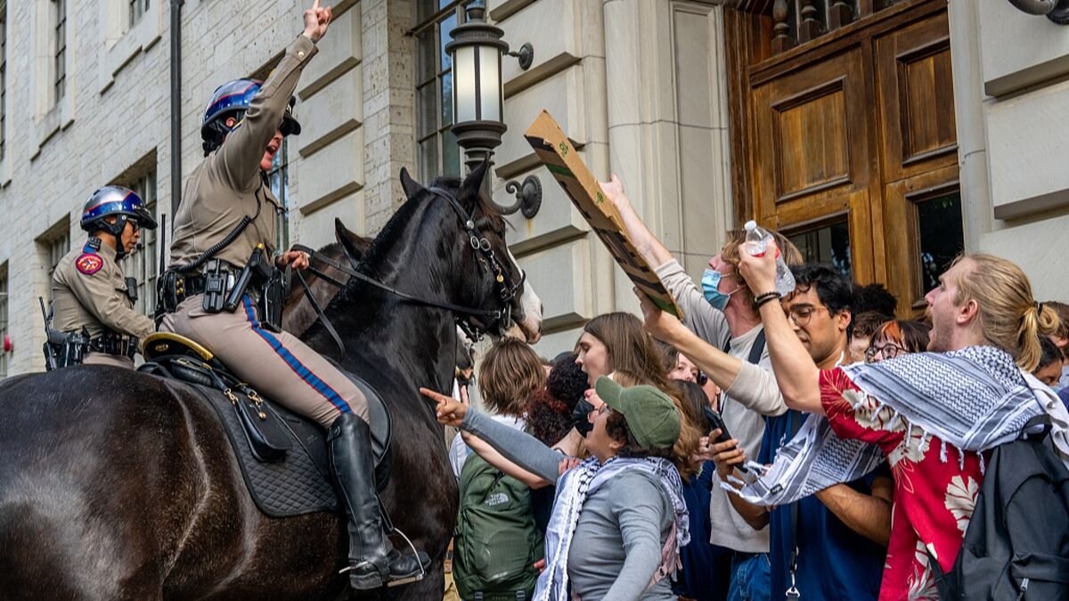 رویای آزادیبیان برای دانشجویان و دانشگاهها در آمریکا رویای آزادیبیان برای دانشجویان و دانشگاهها در آمریکا