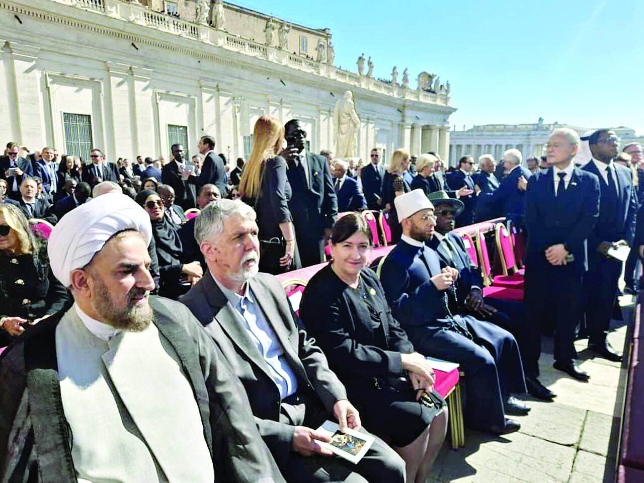 خاکسپاری تاریخی پاپ فرانسیس خارج از واتیکان خاکسپاری تاریخی پاپ فرانسیس خارج از واتیکان