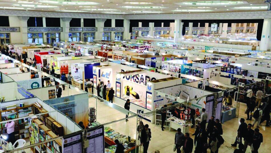 نمایش زنده خط تولید کامل کتاب در نمایشگاه کتاب نمایش زنده خط تولید کامل کتاب در نمایشگاه کتاب