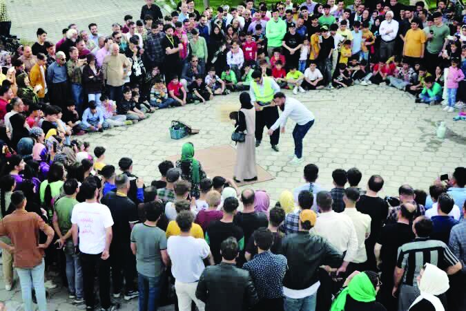 تماشاخانه سیار کانون به جشنواره کوچ عشایر مغان اردبیل میرود تماشاخانه سیار کانون به جشنواره کوچ عشایر مغان اردبیل میرود